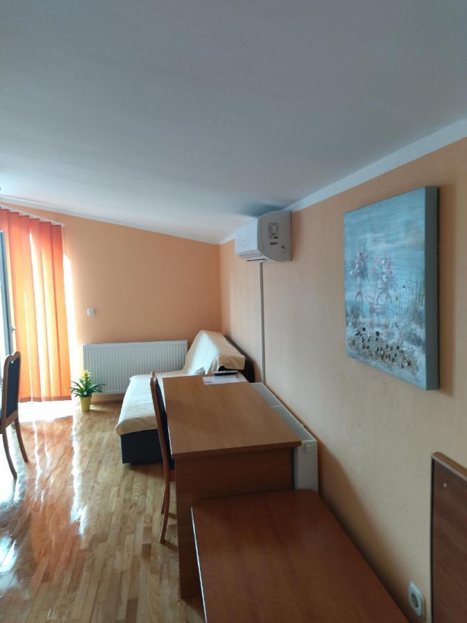 Apartments Veni Up Starigrad Paklenica Dış mekan fotoğraf